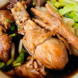 ก๋วยเตี๋ยวไก่เนื้อน่อง