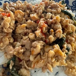 อาจิวกะเพรา รสชาติกลมกล่อม จัดจ้าน รสเด็ด หมูไก่นุ่ม