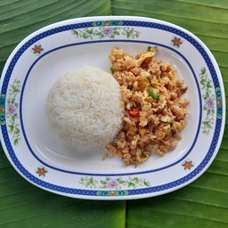แหนมผัดไข่