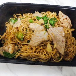 ธีรวีธ์ ข้าวไก่ทอดเกาหลีและแซนวิช