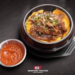 ข้าวหน้าไข่ข้นหมูผัดซอสผลไม้