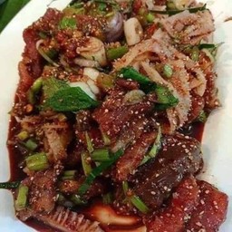 ลาบเลือดเนื้อ