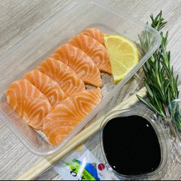 แซลมอนซาซิมิ 100 กรัม