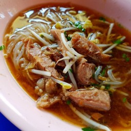 ก๋วยเตี๋ยว เส้นใหญ่เนื้อ ธรรมดา