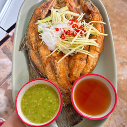 ปลากระพงทอดน้ำปลา