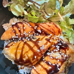 ข้าวแซลมอนเทริยากิ