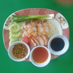 ข้าวหมูแดง  หมูกรอบ