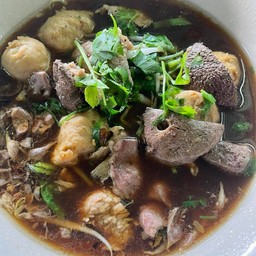 ก๋วยเตี๋ยวรวมหมู