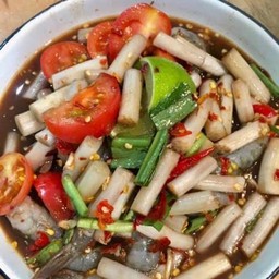 ยำไหลบัวกุ้งสดปลาหมึกข้าวโพด