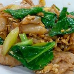 ผัดซีอิ๊วไก่