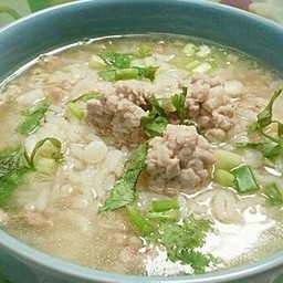 ข้าวต้มเครื่องในหมู พิเศษ หมู ไส้ ตับ กระเพาะ หัวใจ เซี่ยงจี๊