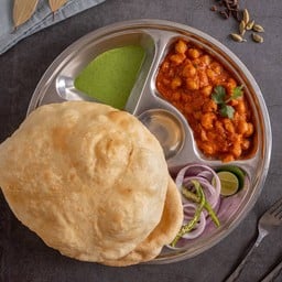 CHOLE BHATURE