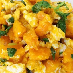 ผัดไทยหอยทอด อาหารตามสั่ง ถนนหลังเมือง