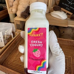 โยเกิร์ตสดเขย่า รสสตอเบอรี่