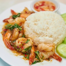 ข้าวราดกระเพราพรีเมี่ยม