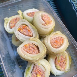 สุกี้โรลหมูทรงเครื่องจัมโบ้ 12 คำ