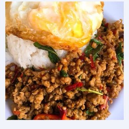 กระเพราหมูสับ + โกโก้เย็น