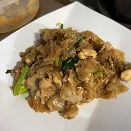 ผัดซีอิ้วเส้นใหญ่ไก่