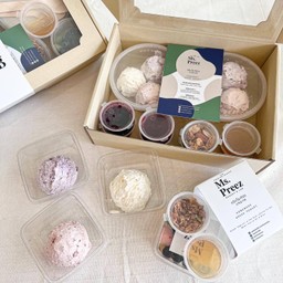 กรีกโยเกิร์ต Box set รวมรสชาติ ( ใช้เวลาเตรียมสินค้า 30 นาที )