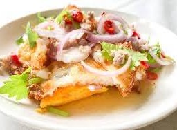 ยำไข่ดาว(กับข้าว)