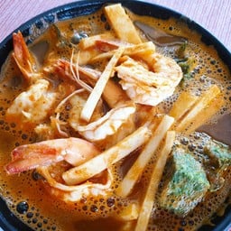 แกงส้มชะอมทอดยอดมะพร้าวกุ้ง