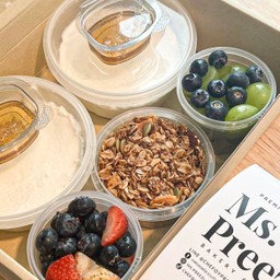 กรีกโยเกิร์ต Box set  ( ใช้เวลาเตรียมสินค้า 30 นาที )