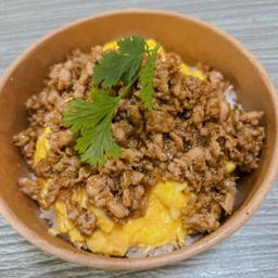 ข้าวไข่ข้น+กระเทียม (เลือกเนื้อสัตว์เองได้)
