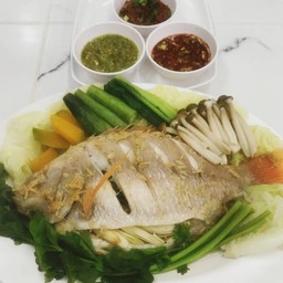 ปลาทับทิมนึ่ง(ซีฟู้ด+แจ่วปลาร้า)