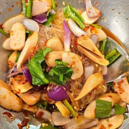 ยำวุ้นเส้นไส้กรอก