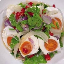 ยำไข่เค็ม
