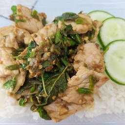 ข้าวผัดกระเพราหมู