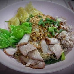 หมี่เกี๊ยวรวมต้มยำ