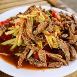 ตำมะม่วงปลากรอบ