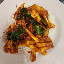 พริกแกงใส่ยอดมะพร้าว กับข้าว