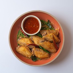 ปีกไก่ทอดน้ำปลา