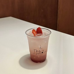 สตอเบอร์รี่โซดา