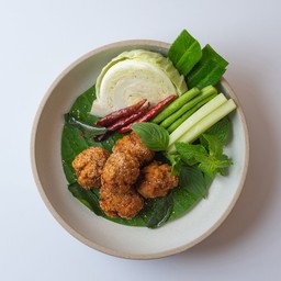 ลาบไก่ทอด