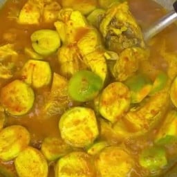 แกงส้มปลานิลเขือเปราะ