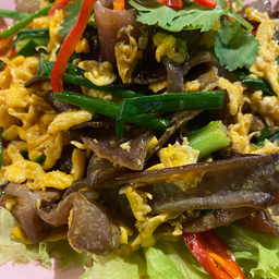 เห็ดหูหนูผัดไข่