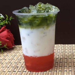 ชาเขียว สตรอเบอร์รี่ นมสด