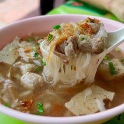โค้งแซ่บ จั๊บญวน