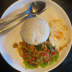 Basil Chicken/Beef/Seafood With Fried Egg