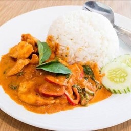 ข้าวพริกแกงพะแนงไก่