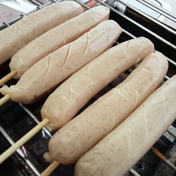 ลูกชิ้นปิ้ง ของอร่อยหลังวัดหลวง
