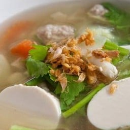 แกงจืดเต้าหู้หมูสับสาหร่าย