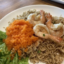 มาม่าผัดไข่กุ้ง