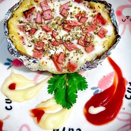 มันฝรั่งย่างชีสหน้าแฮม