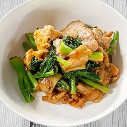 ผัดซีอิ๊วหมู