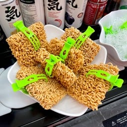 เส้นมาม่า