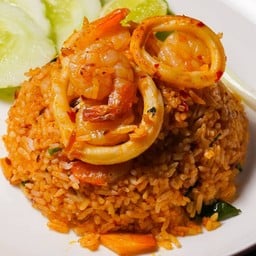 ข้าวผัดต้มยำทะเล